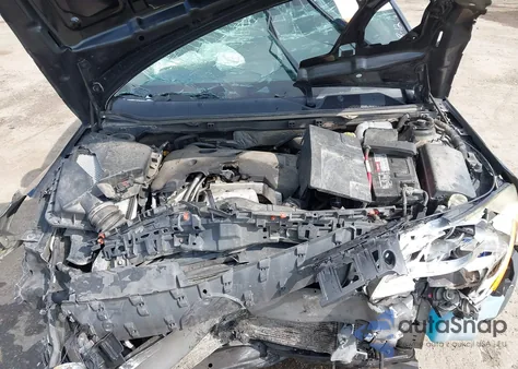 2014 Buick Regal Turbo/E-Assist Premium I z USA, uszkodzony, nr VIN 2G4GN5EX3E9175385